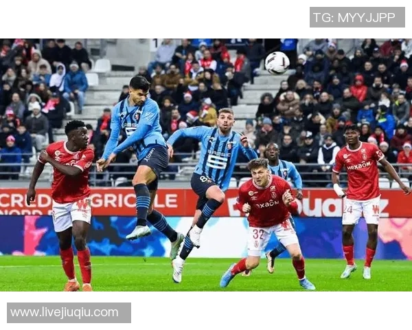 亚眠与格勒诺布激战正酣谁能在法乙赛场中笑到最后 亚眠与格勒诺布激战正酣谁能在法乙赛场中笑到最后