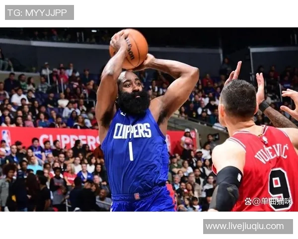 哈登领衔火箭对决尼克斯球场上的激情与荣耀再度碰撞