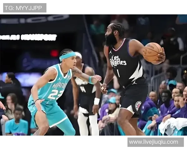 快船与黄蜂激战正酣央视网全程直播精彩对决